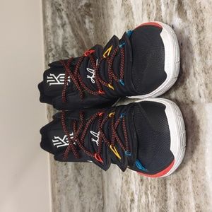 Nike Kyrie 5 "Friends" 2019 US 11